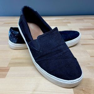 TOMS size 10 slip on shoes